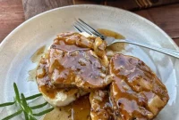 Savory Mushroom Pan Gravy to Elevate Roasts and Mashed Potatoes