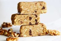 Vegan Chocolate Chip Banana Oat Protein Bars