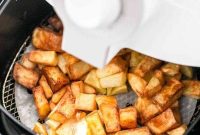 Crispy Air Fryer Patatas Bravas with Spicy Tomato Sauce