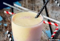 Refreshing Pineapple and Strawberry Smoothie Recipe