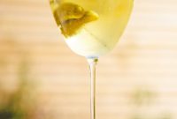 Pickle Martini: Tangy Dill Cocktail Recipe