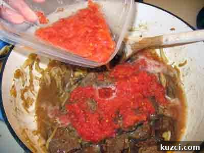Add tomato puree to greek recipe mosxari me kydonia beef with quince