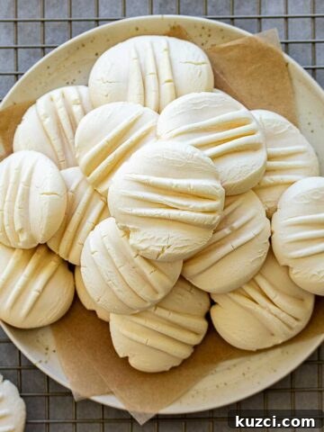 Cornstarch cookies on a plate.