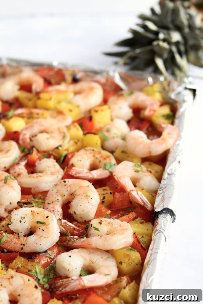 Sheet Pan Shrimp with Pineapple and Garlic Lime Glaze 6 Sheet pan Hawaiian shrimp with pineapple and bell peppers.