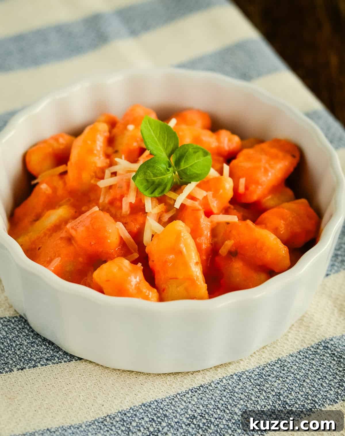 Rosa Sauce Recipe: Creamy Pink Tomato Pasta Sauce 4 bowl of gnocchi with homemade rosa sauce