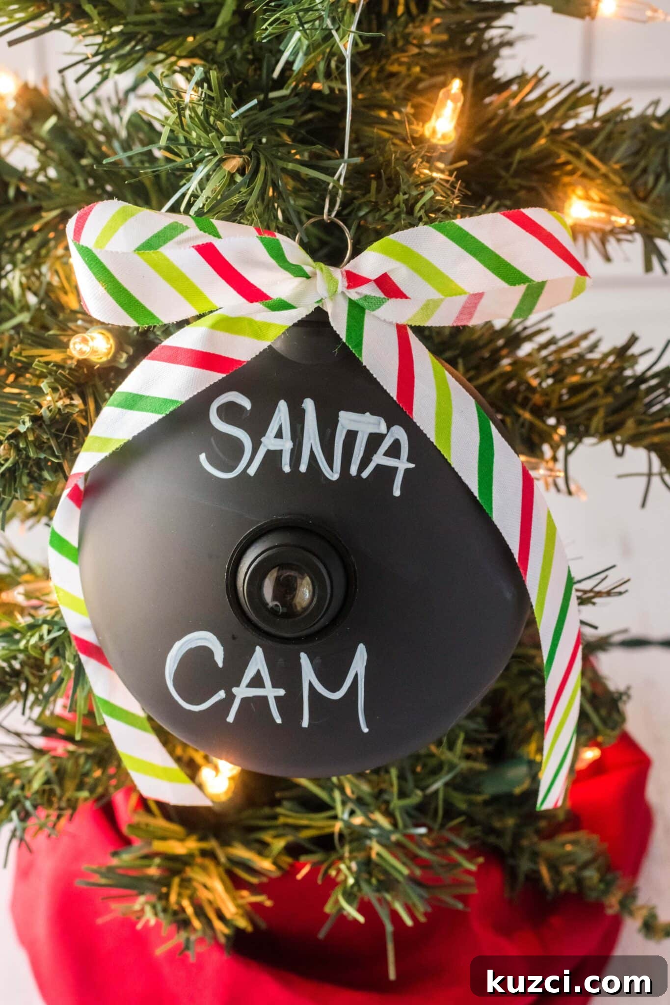 How to Make a Santa Cam Ornament for Your Christmas Tree 4 Chalkboard ornament with Santa Cam saying on it